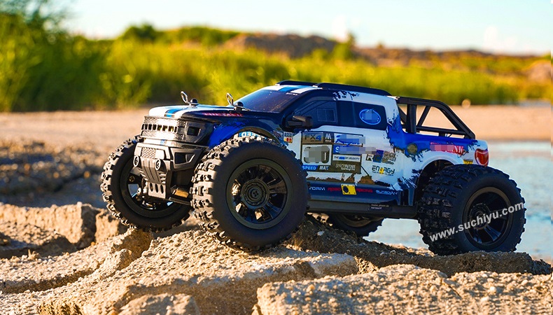 Suchiyu SCY 18102 1/18 rc car