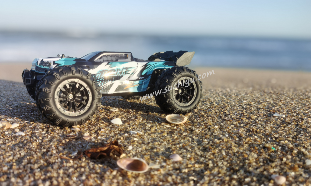 Suchiyu 16102 PRO RC Car